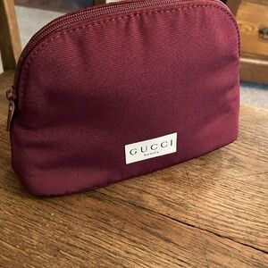 GUCCI beauty Dome Cosmetic/Makeup Pouch/Bag NWOT